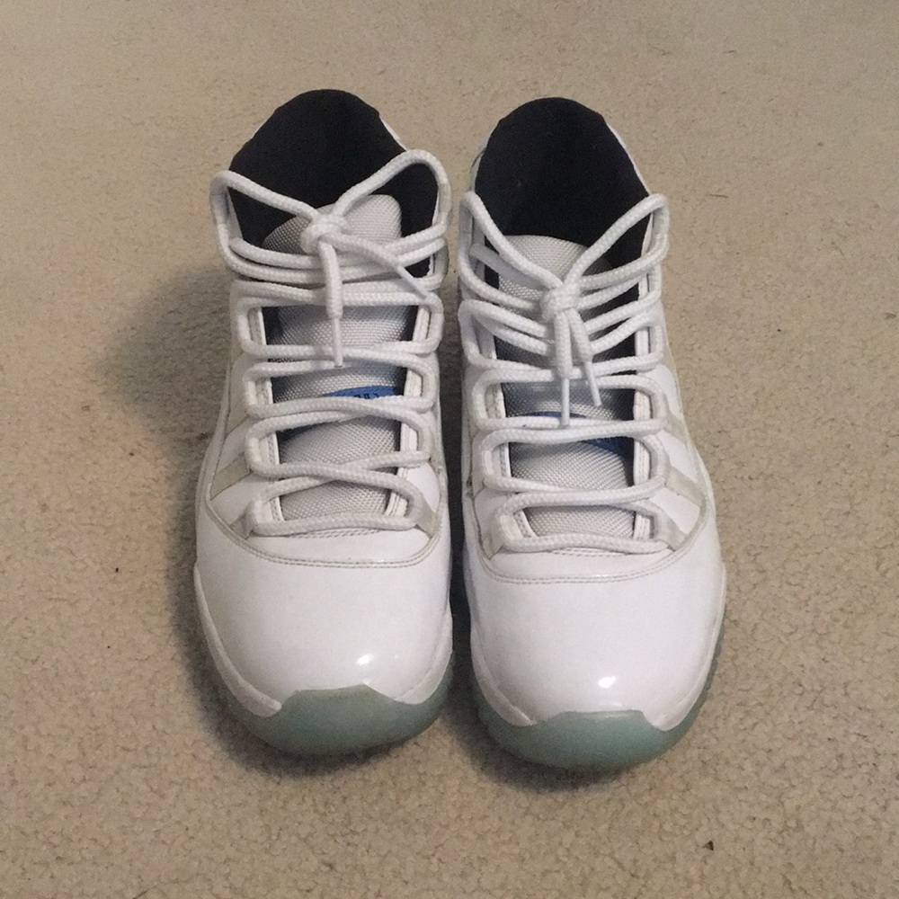 Jordan 11 legend blue